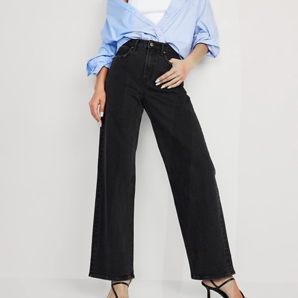 NWOT Old Navy high rise wide leg black jeans.